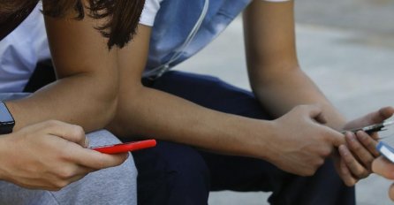 Muškarac SVOJE GOLE SLIKE SLAO DECI OD 8 DO 13 GODINA? Evo kako je stupao u kontakt