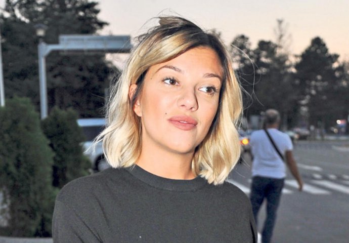 OBJAVILA SVIMA, KIJA PRIZNALA DA SE PONOVO UDAJE: Ostat ćete bez teksta kada vidite o kome je riječ! 