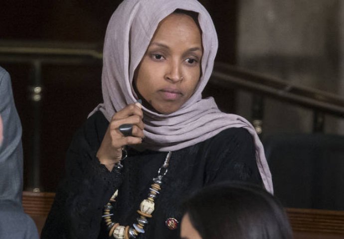 Prvoj pokrivenoj muslimanki u Kongresu prijećeno bombom