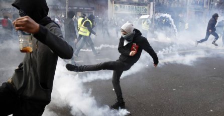 Zbog "žutih prsluka" na ulicama Pariza više od 7.000 policajaca