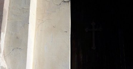 USTAŠKI SIMBOLI OSVANULI NA PRAVOSLAVNOJ CRKVI: Građani malog grada uznemireni!