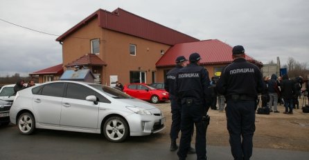 PORODIČNA DRAMA: Upucao sina NIKOLU (35), pa cijev pištolja stavio SEBI NA ČELO!