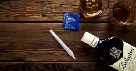 ŠOKANTNO: Tri mladića imali odnos sa djevojkom, nadrogirali se i PREMINULI OD POSLJEDICA!