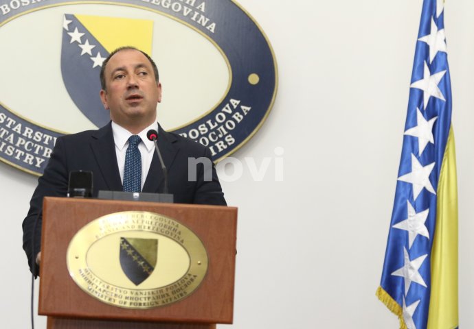 NOVI.BA NA PRES-KONFERENCIJI MINISTRA VANJSKIH POSLOVA BiH/ Igor Crnadak: Međunarodnom ugledu BiH nanesena je velika šteta 