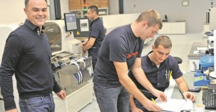 DIREKTOR IZ SNOVA: Plata raste 100% godišnje, svako na poslu ima pravo biti lud 3 dana, za bebe radnika …