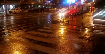 SRUČILO SE NEVRIJEME: Grad zasuo ovaj kraj, odjednom počelo da lije kao iz kabla, a evo šta čeka ostatak zemlje