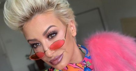 UVIJEK JE SAVRŠENO SREĐENA, A SADA JE ISPLIVALA NJENA SLIKA BEZ ŠMINKE: Ovako zaista izgleda POZNATA VODITELJICA, svi gledaju u njeno lice! (FOTO)