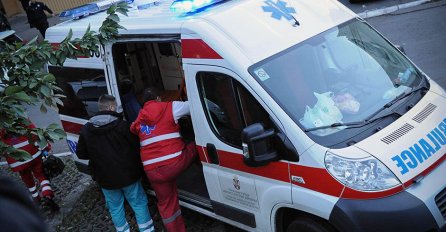 STRAŠNA TRAGEDIJA: Dječak skočio sa 7. sprata zgrade, na stolu mu našli pismo koje LEDI KRV U ŽILAMA