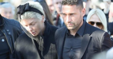 NOVI ŠOK ZA JELENU, TOŠIĆ SVE PRIPREMIO ZA OKONČANJE BRAKA: Poslao zahtjev za razvod Karleuši samo dva dana prije Divnine smrti!