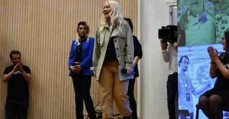 PJESME OVE PJEVAČICE IMAJU STOTINU MILIONA PREGLEDA: Svetjeska zvijezda posjetila zemlju svog porijekla u našem regionu i družila se s djecom