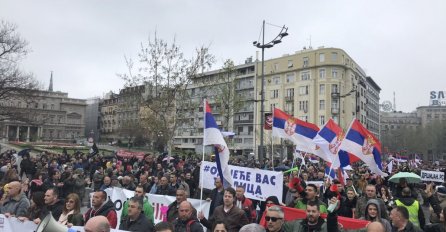 NAROD SE OKUPLJA, MASOVNI PROTESTI U BEOGRADU: Žele ostavku Vučića i njegovog režima!