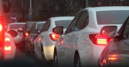 PAŽNJA! OD PONOĆI IZMJENE U SAOBRAĆAJU: Ovim ulicama nećete moći da prođete, a evo i do kada!