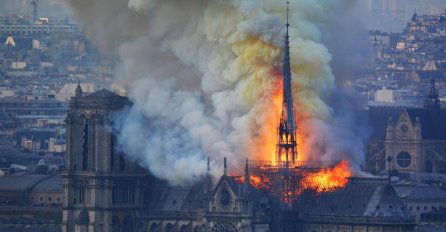 Predsjednik Francuske se obratio naciji, čije je srce slomljeno: "IZBJEGNUTO JE NAJGORE, PONOVNO ĆEMO IZGRADITI NOTRE-DAME..."