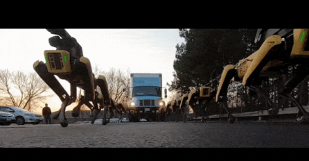 OVO MORATE POGLEDATI: Čopor pasa robota vuče kamion (VIDEO)