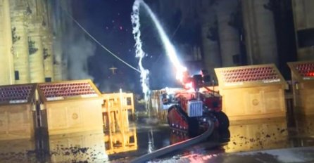 Upoznajte Colossusa, robota vatrogasca koji je spašavao Notre Dame