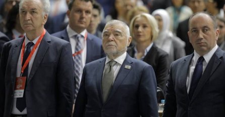 Mesić: Hrvatska je doživjela eksploziju odlaska mladih i obrazovanih