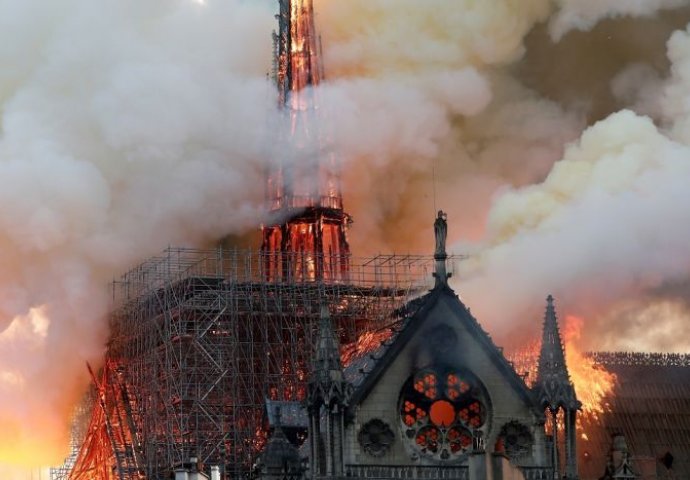  Otkriven mogući uzrok požara Notre Damea