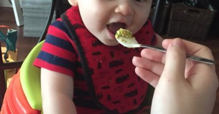 KAD LJUDI ČUJU ČIME HRANIM DIJETE, ZGROZE SE: Ja u tome ne vidim NIŠTA ČUDNO i mislim da svi treba da se ugledaju na mene