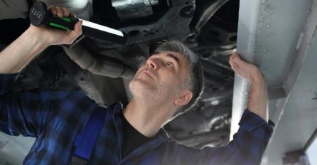 Spavala sa mehaničarom da ne bi platila popravak auta