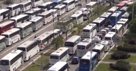 Snimak autobusa u kojima su pristalice Vučića stigle u Beograd na miting nasmijala je čitav region!