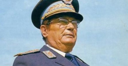 Njegova sestra objavila zajedničku fotografiju, a mnogi ga nisu prepoznali: EVO KAKO DANAS IZGLEDA UNUK JOSIPA BROZA TITA I ČIME SE BAVI