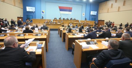 Zasjedanje parlamenta Republike Srpske OBILJEŽILI HITOVI: Ovako su poslanici ZASMIJAVALI BH. JAVNOST (VIDEO)
