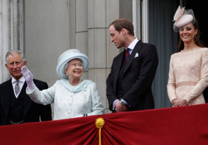 NAJDUŽA VLADAVINA U HISTORIJI! Kraljica Elizabetha II slavi 93. rođendan, ONA VLADA BRITANIJOM IZ SJENE