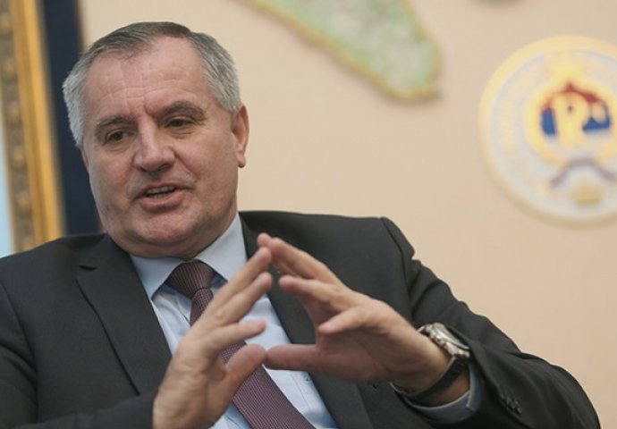 Višković: Nema povratka u školske klupe u RS-u, studentima će biti omogućen izlazak na ispite