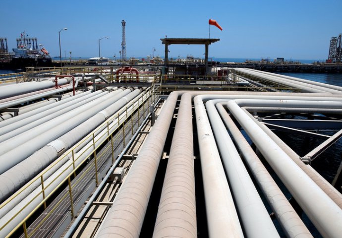 SAD želi potpuno zaustaviti iranski izvoz nafte