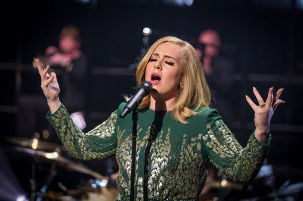 2015-adele-bbc-guy-levy-191115-1-920x610