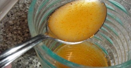 LIJEK SE KRIJE U KUHINJI: Ovaj sirup istog trena zaustavlja I NAJGORI KAŠALJ (RECEPT)