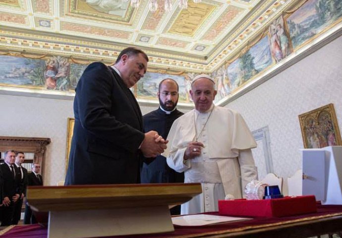 Dodik o razgovoru s papom Franjom: Sačuvati mir