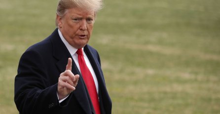 PREDSJEDNIKOVA OBJAVA U CENTRU PAŽNJE: Tramp najavio odgovor na Makronovu "glupost"! 