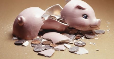 OVO IMA SAMO U BOSNI I HERCEGOVINI: Prijatelju ukrao kasicu i na pumpi ukrupnio 600 KM