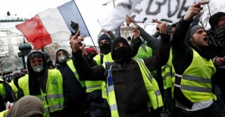 FRANCUZI OPET PROTESTUJU: "Žuti prsluci" 24. put na ulicama