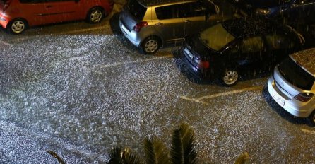 Zabijelila tuča kao da je zima: Na cestama komadi leda, munje paraju nebo
