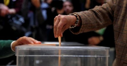 Zatvorena birališta u Španiji, odaziv glasača veći nego 2016. godine