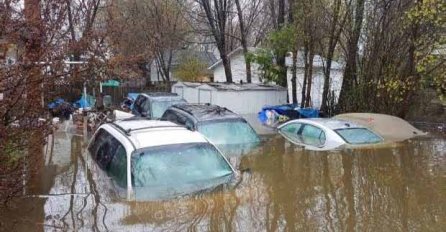 PROGLAŠENA UZBUNA, NEZAPAMĆENE POPLAVE POGODILE ZEMLJU: Naređena hitna evakuacija, PRIZORI SU POTRESNI (FOTO) (VIDEO)