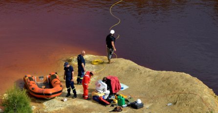 JEZIVO OTKRIĆE NA DNU JEZERA: Kiparska policija izvukla dva kofera iz vode, jedan otvorili i u njemu otkrili...