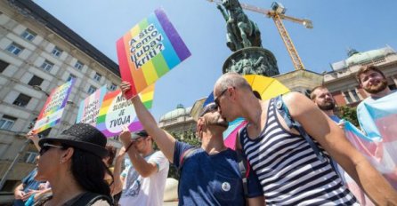 Napad na LGBT populaciju u Sarajevu! Očekuje se reakcija policije, partnerice ZGROŽENE ONIM ŠTO SE DESILO! 