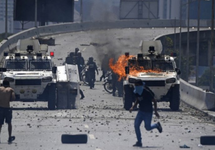 Zaharova: Postupci i retorika Vašingtona pogoršavaju situaciju