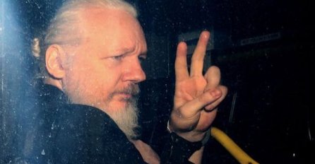 U Londonu osuđen Julian Assange ! Evo koja kazna očekuje osnivača Wikileaksa