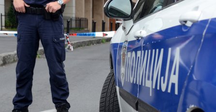 HOROR U DVORIŠTU KUĆE:  Mladić (26) upucan u glavu, ljekari se bore za njegov život