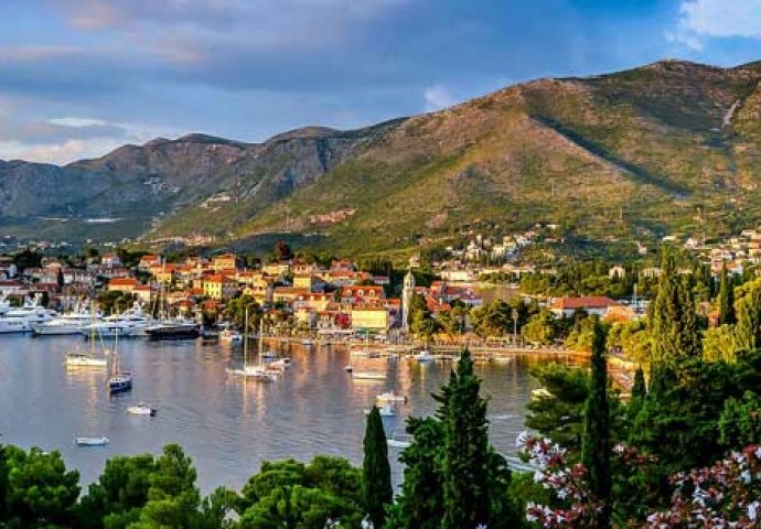 Sjeverna Makedonija danas bira novog predsjednika