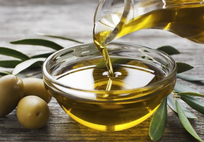 UJUTRU NA PRAZAN STOMAK: Svako jutro popijte jednu kašiku maslinovog ulja! Izgubit ćete na kilaži, ali TO NIJE ONO NAJBOLJE!