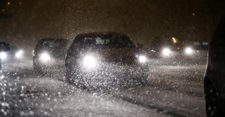 ZIMA SE VRATILA NA VELIKA VRATA, ZABIJELILO U MAJU: Pao snijeg, blokirane ceste u cijeloj zemlji