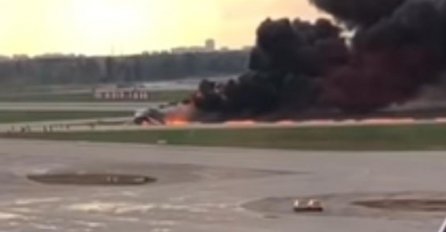 ISPLIVALI SNIMCI SIGURNOSNIH KAMERA NA MOSKOVSKOM AERODROMU: Evo šta se stvarno desilo sa avionom prije nego što se zapalio (VIDEO)