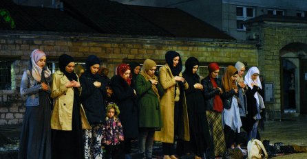 Muslimani u BiH i regiji klanjali prvi teravih-namaz nastupajućeg ramazana
