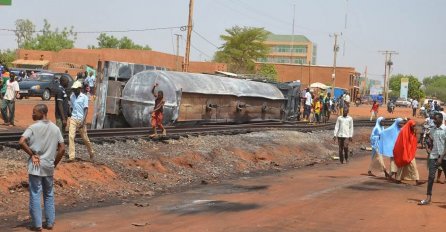 Niger: U eksploziji cisterne poginulo najmanje 55 ljudi