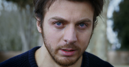 "Imam 27 godina, imam kćerkicu od godinu i pol dana i razveden sam"